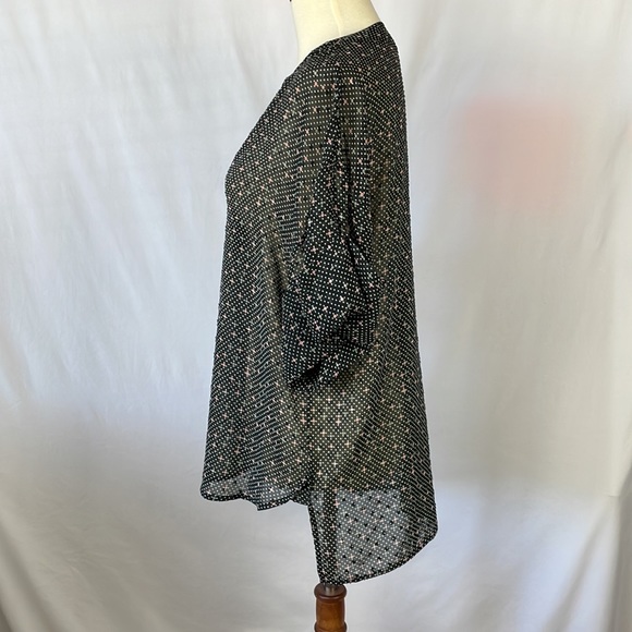 CAbi Black Pink and Gray Textured Sheer V-Neck Short Sleeve Blouse - Size Small - Picture 6 of 12